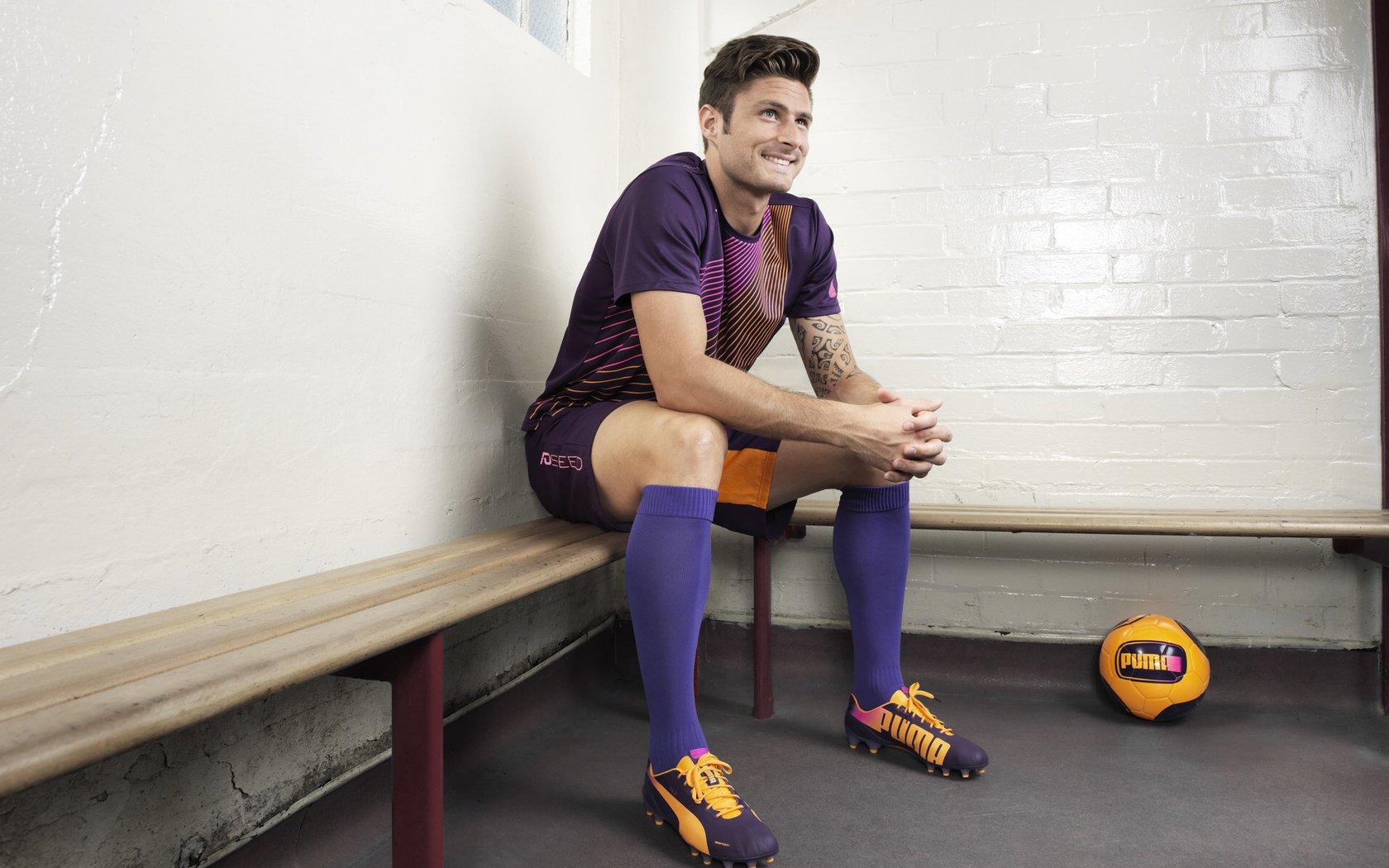 开云体育在线-新纪元双雄记，勒沃库森铁蹄踏碎三狮，格列兹曼里程碑照亮法兰西荣耀